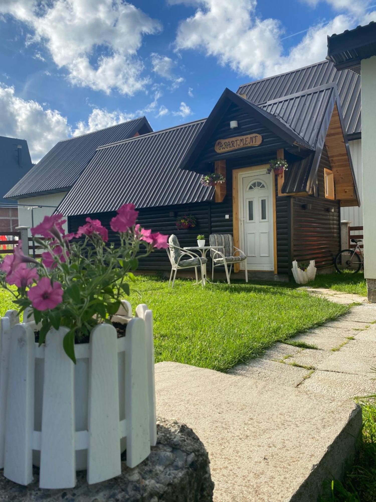 Apartment & Rooms Sweet Dreams Zabljak  Exterior photo